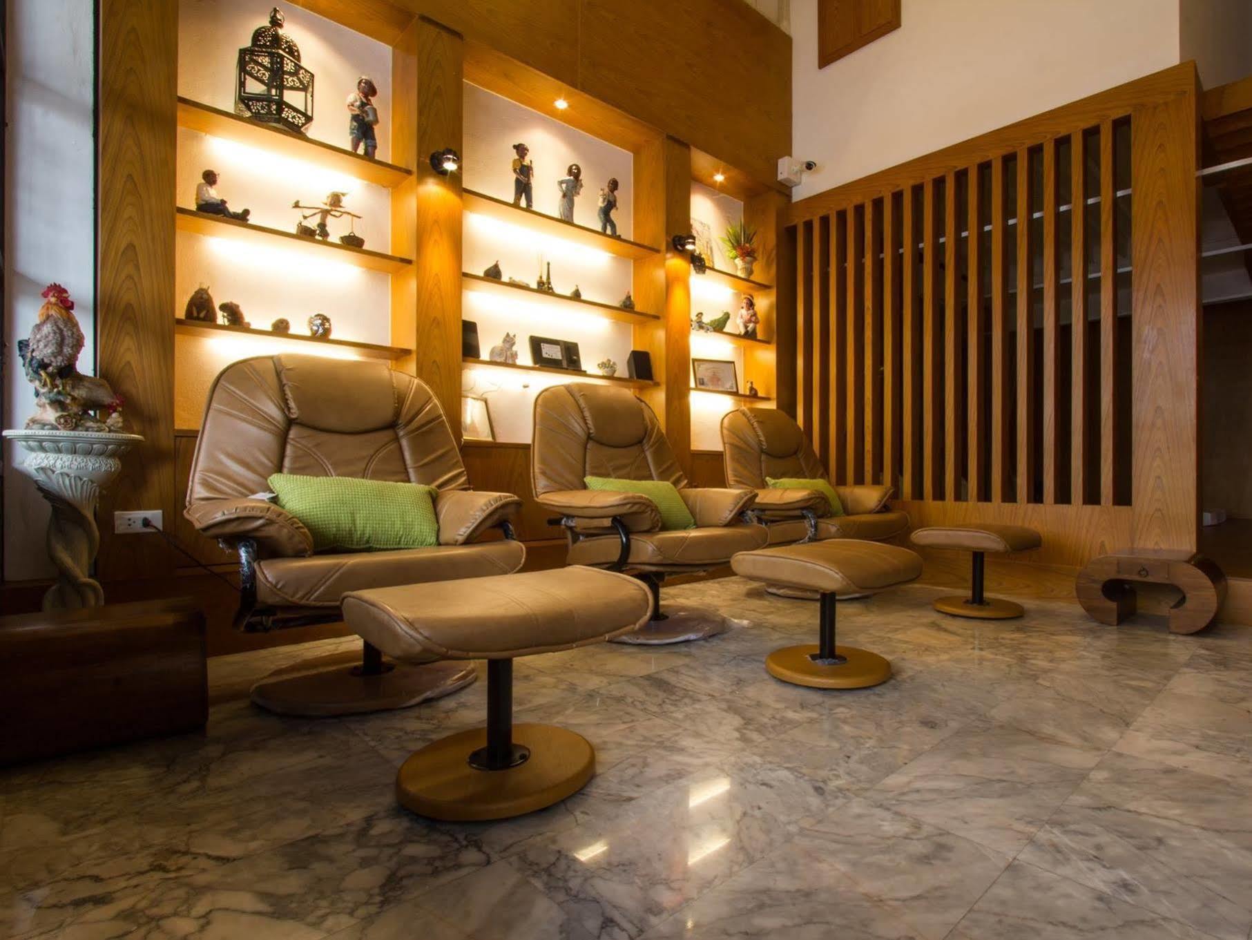 At Ease Bijou Hotel Chiang Mai Buitenkant foto